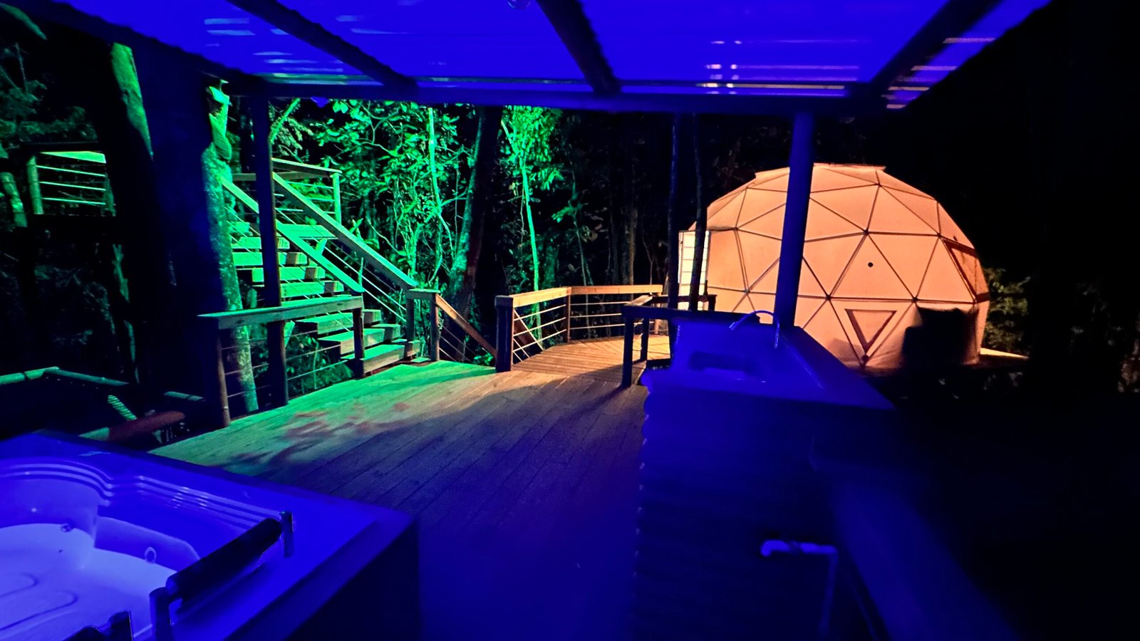Domo geodesico con Jacuzzi en la chagra vip glamping villavicencio
