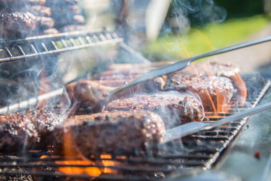 Parrilla con carne en la chagra vip
